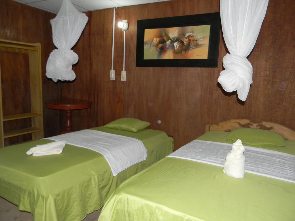 Jacamar Lodge Expeditions อีกีโตส ภายนอก รูปภาพ
