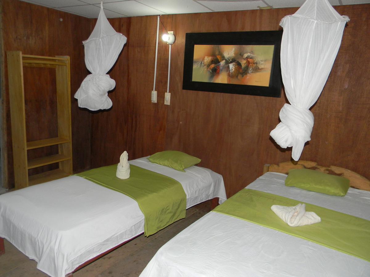 Jacamar Lodge Expeditions อีกีโตส ภายนอก รูปภาพ